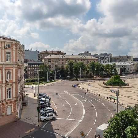 View On Sofievskaya Square Appartement Kiev Buitenkant foto